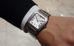 【カルティエ】創業170年以上を誇るカルティエ初の挑戦。新作サントス フルチタンは’’丸くない’’がテーマ？