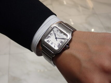 【カルティエ】創業170年以上を誇るカルティエ初の挑戦。新作サントス フルチタンは’’丸くない’’がテーマ？