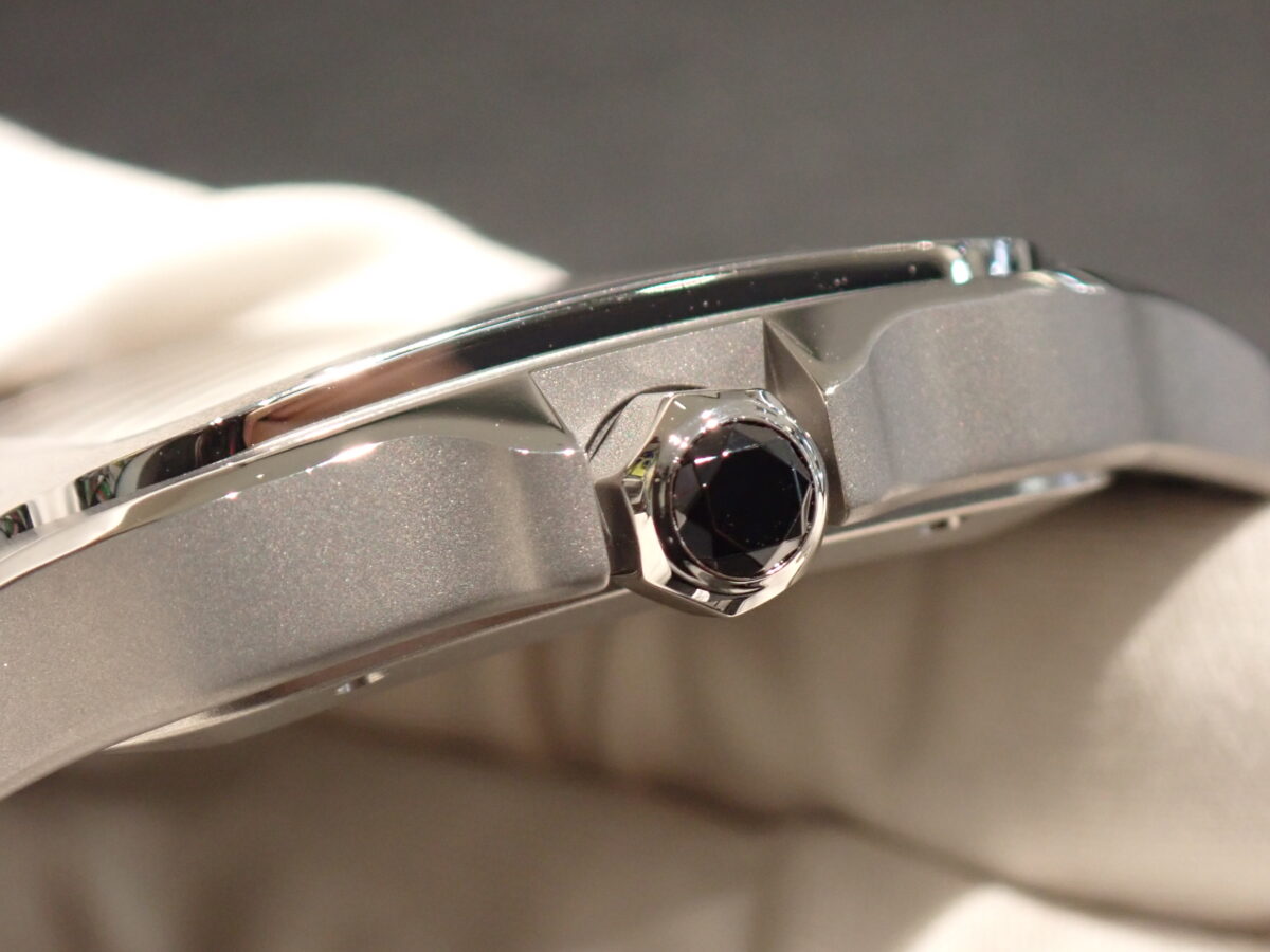 【カルティエ】創業170年以上を誇るカルティエ初の挑戦。新作サントス フルチタンは’’丸くない’’がテーマ？ - Cartier おすすめ情報 