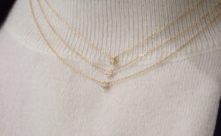 プレゼントといえば？アーカーの一粒ダイヤネックレス