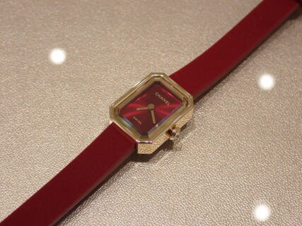 【シャネル】『プルミエール リボン』に新しい選択肢？大胆な色で自信に溢れる色？新作の『プルミエール リボン レッド』をご紹介！