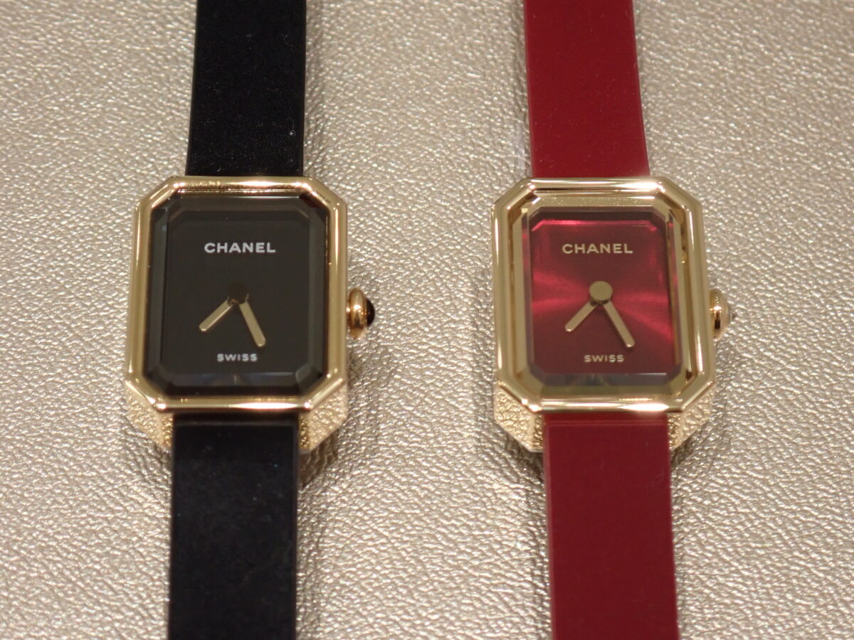 【シャネル】『プルミエール リボン』のブラックとレッドの違いって？2本を比べてみた！ - CHANEL 