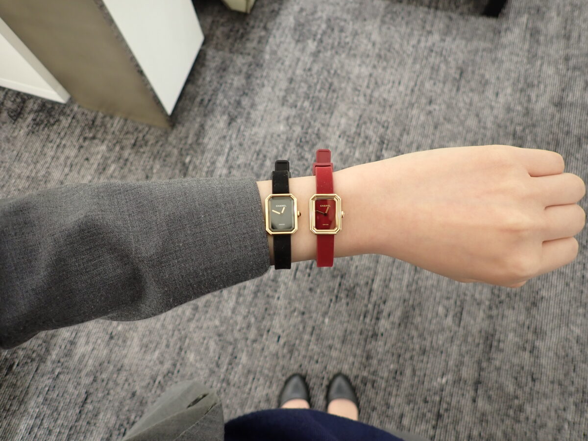 【シャネル】『プルミエール リボン』のブラックとレッドの違いって？2本を比べてみた！ - CHANEL 