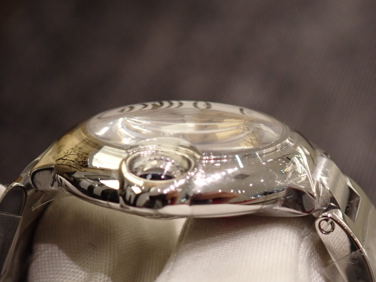 【カルティエ】’’ただの丸型じゃない’’？バロンブルーの魅力の秘密 - Cartier 