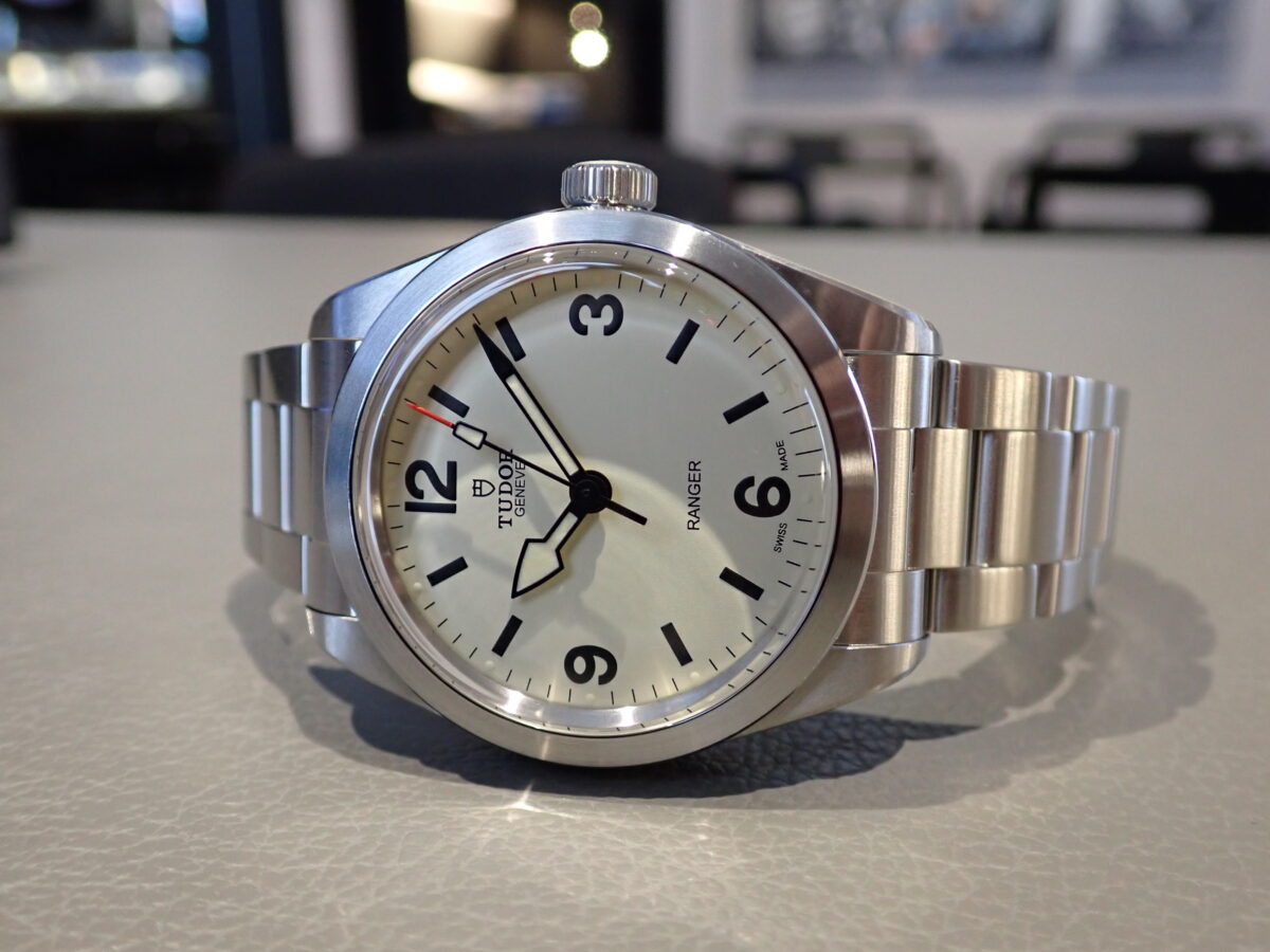 画像 【チューダー】レンジャー デューンホワイトとブラックダイアルの比較 - TUDOR