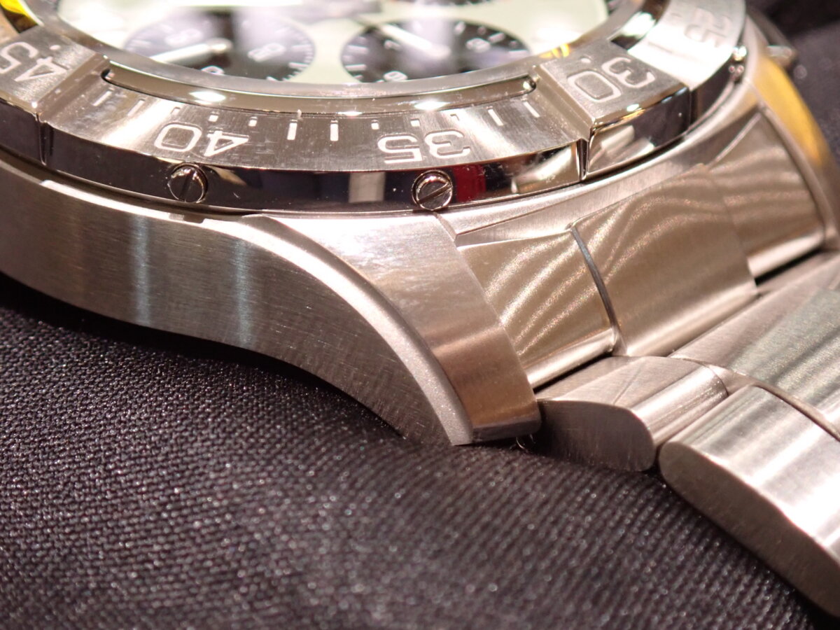 ブライトリング　「アベンジャーのみが持つ魅力」～B01 クロノグラフ ４４ - BREITLING 