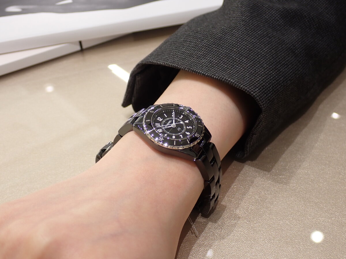 【シャネル】ウォッチズ&ワンダーズ2026 新作はJ12マットセラミックのワンショット限定!? J12新サイズはラバーストラップが…!? - CHANEL 