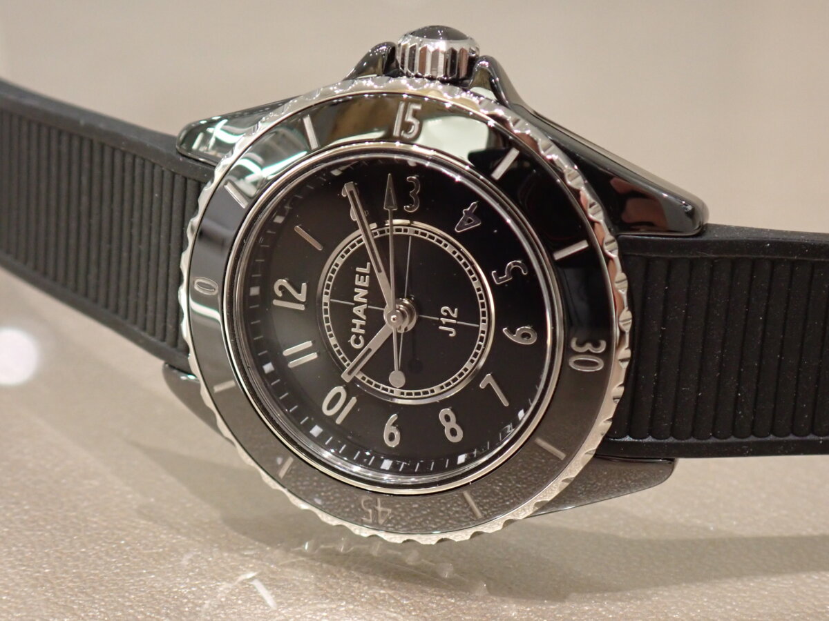 【シャネル】ウォッチズ&ワンダーズ2026 新作はJ12マットセラミックのワンショット限定!? J12新サイズはラバーストラップが…!? - CHANEL 