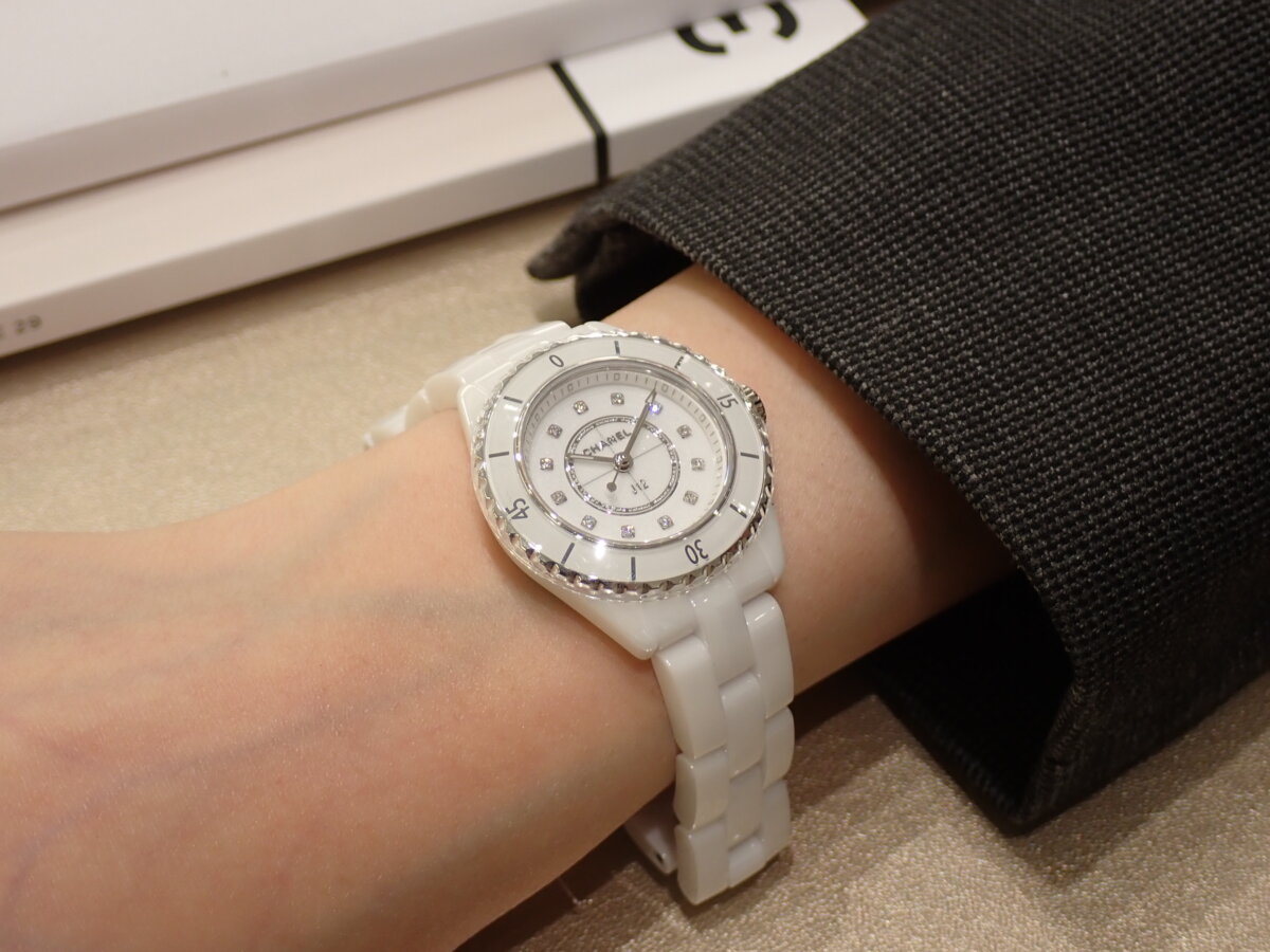 【シャネル】ウォッチズ&ワンダーズ2026 新作はJ12マットセラミックのワンショット限定!? J12新サイズはラバーストラップが…!? - CHANEL 