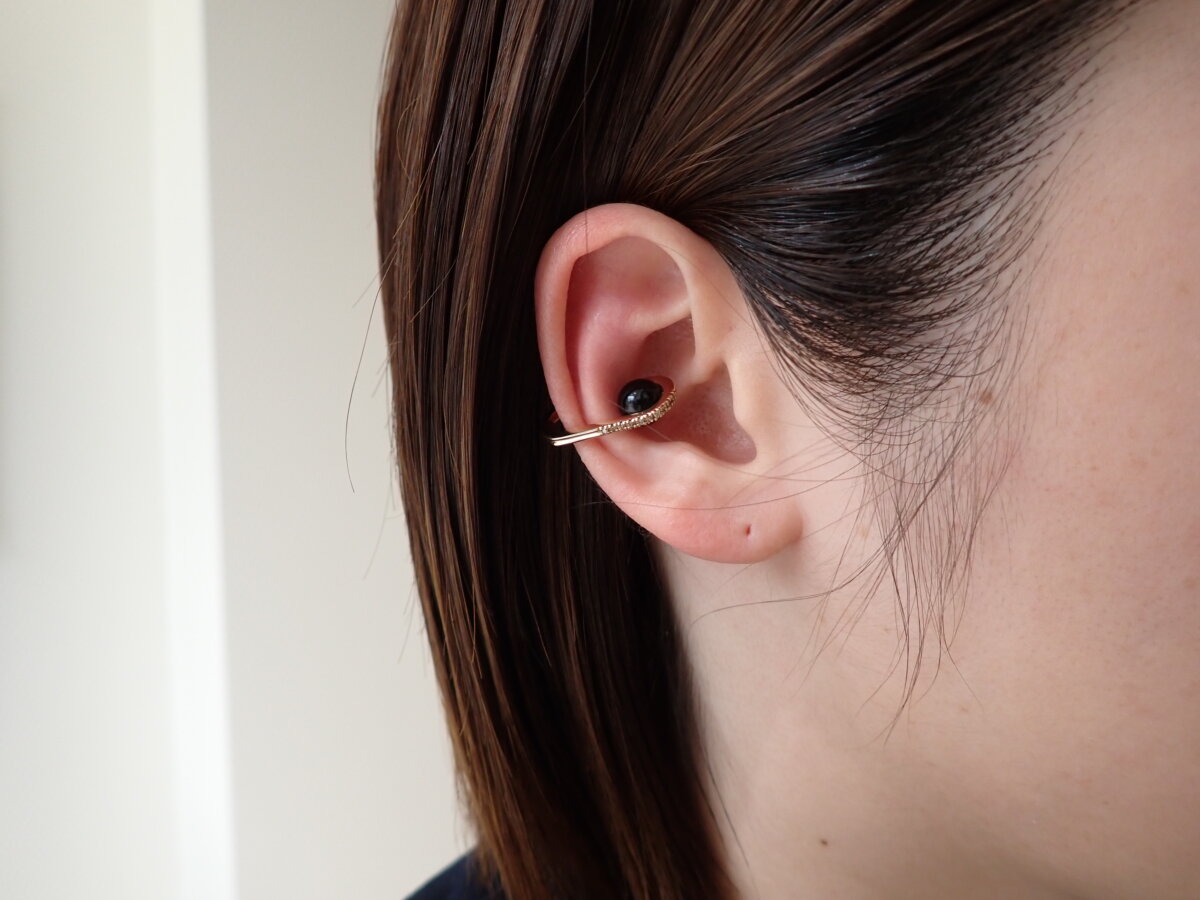 4月の誕生石ダイヤモンドが輝くヒロタカのイヤーカフ - Hirotaka 