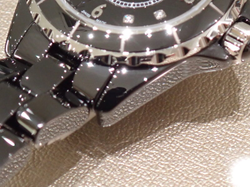 【シャネル】見た目だけじゃわからない？J12の新作ってどんな違いがあるの？ - CHANEL 