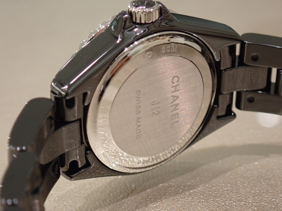 【シャネル】見た目だけじゃわからない？J12の新作ってどんな違いがあるの？ - CHANEL 