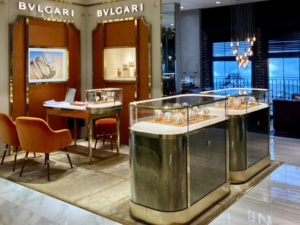 【ブルガリ】どちらを選びますか？-毎日に、心がふっと弾む一本をｰ - BVLGARI 