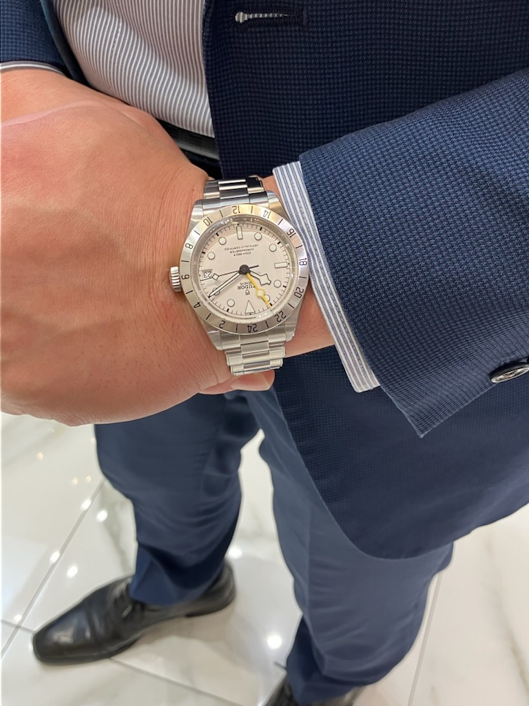 オパラインダイヤル視認性と実用性を兼ね備えた本格GMTウォッチ - TUDOR 