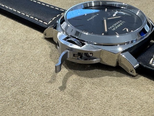 PANERAI PAM00915の魅力。無骨さと実用性を極めた、8日間のルミノール - PANERAI 