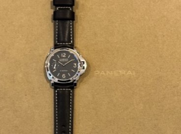 PANERAI PAM00915の魅力。無骨さと実用性を極めた、8日間のルミノール