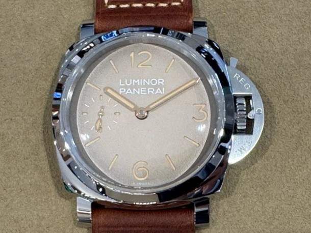 画像 Panerai PAM01735の魅力。腕に乗せた瞬間、ヴィンテージの物語が始まる - PANERAI