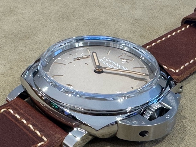 画像 Panerai PAM01735の魅力。腕に乗せた瞬間、ヴィンテージの物語が始まる - PANERAI